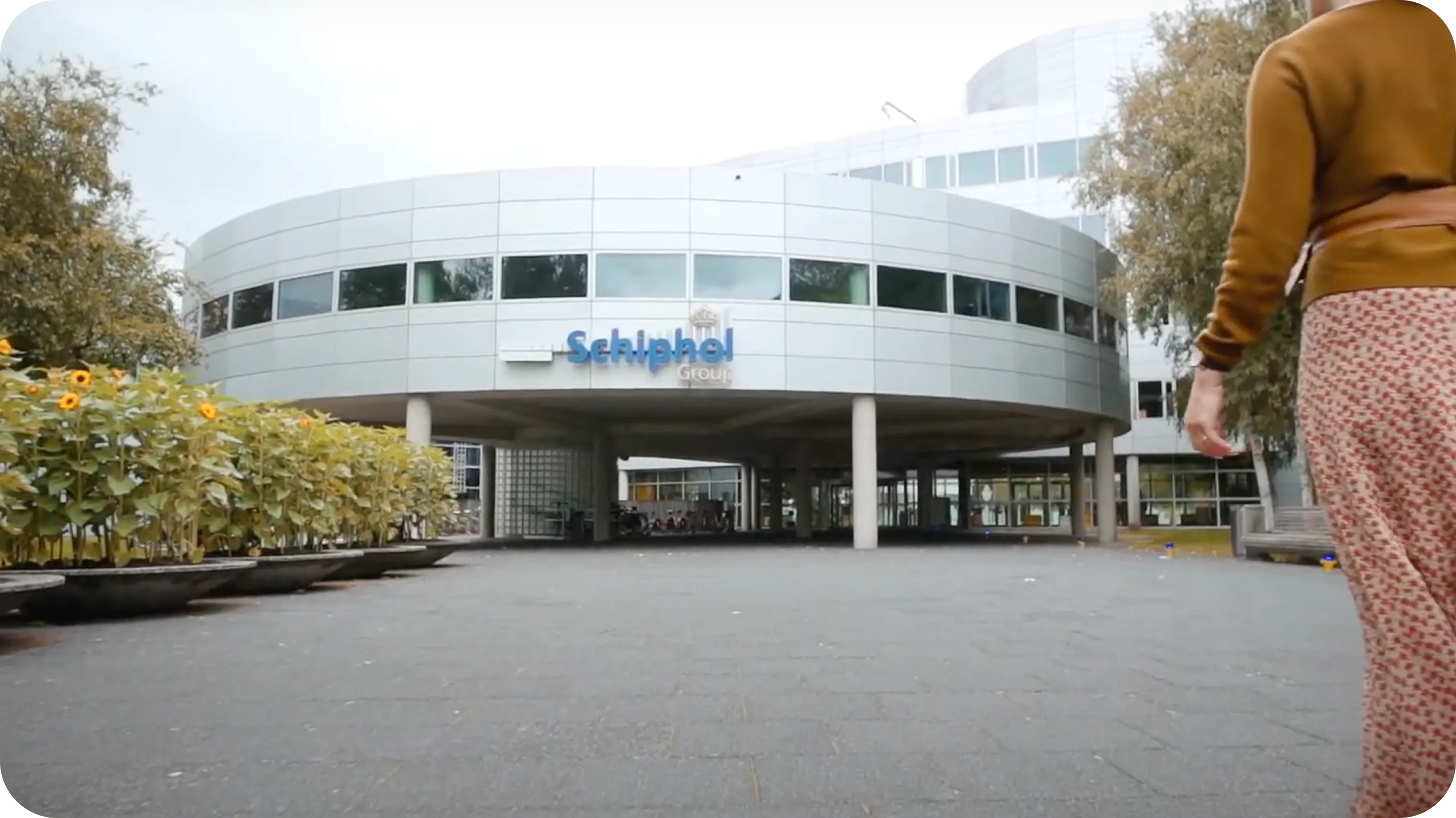 050821ZN-[EN+NL] - Schiphol - Video thumbnail